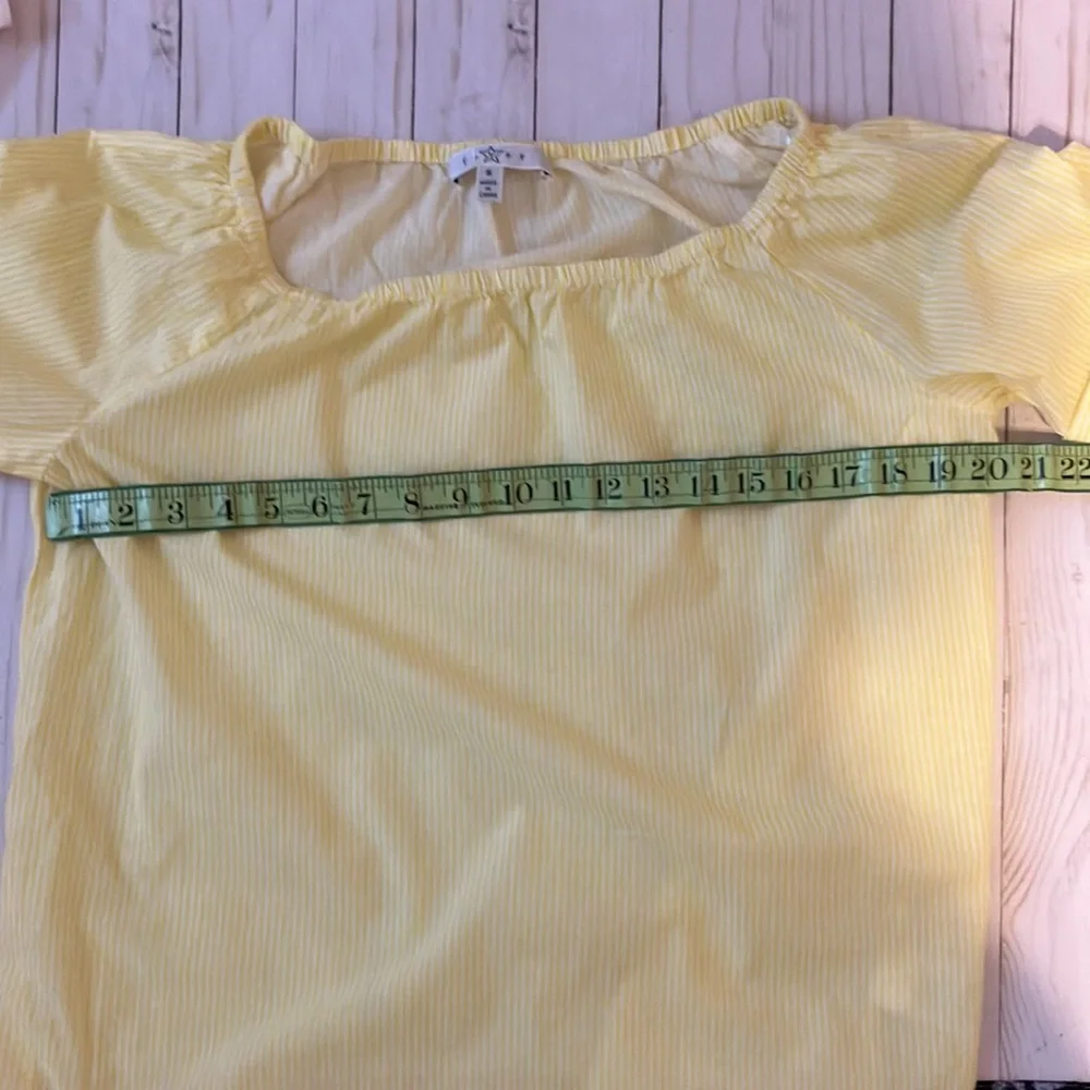 Yellow embroidered bell sleeve top S/M - Picture 8 of 9